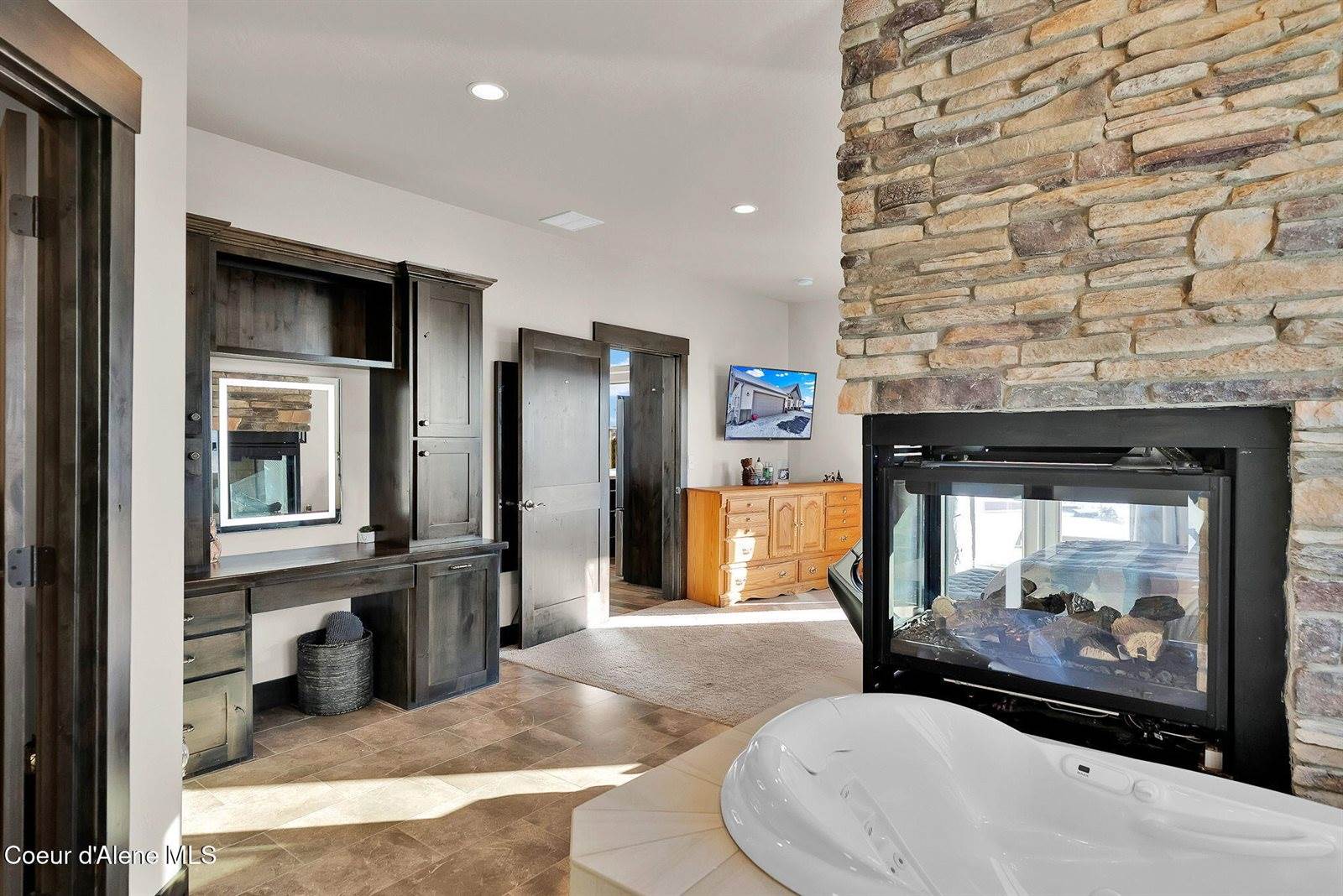 5383 East Van Dusen Rd, Harrison, ID 83833