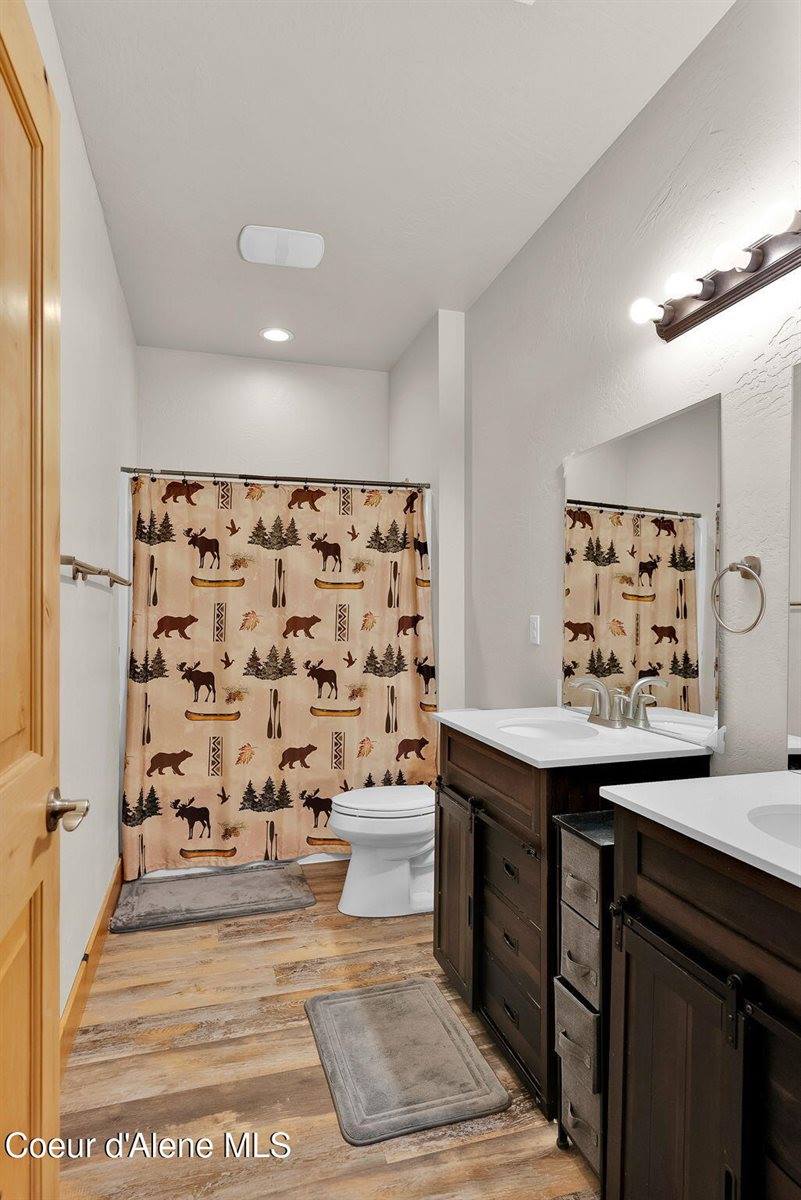 5383 East Van Dusen Rd, Harrison, ID 83833