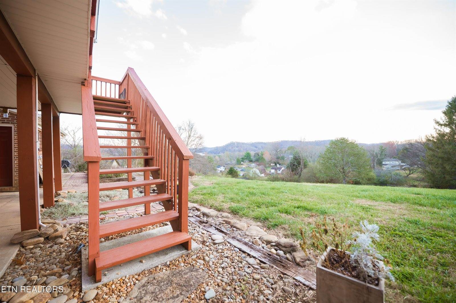 113 Lake Hills Drive Drive, Oak Ridge, TN 37830