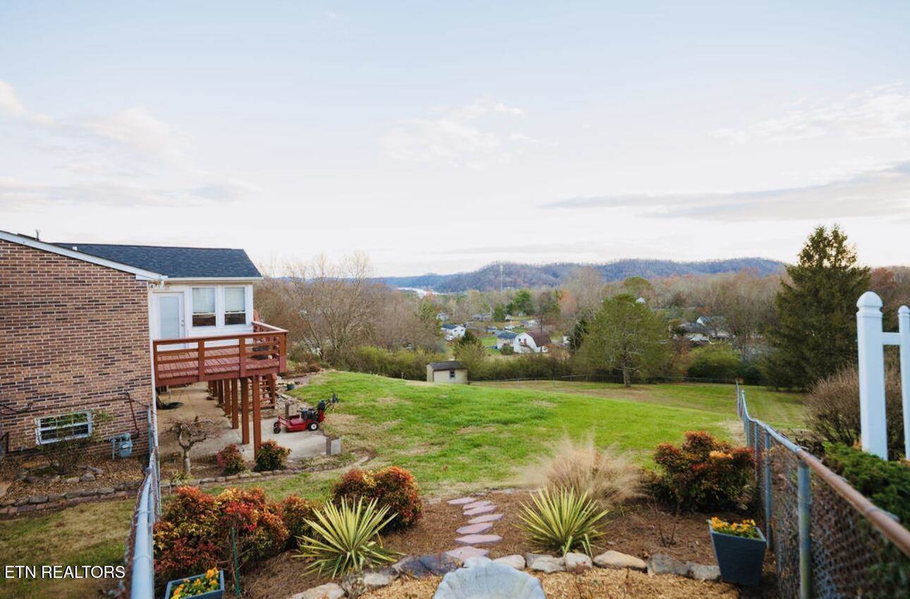 113 Lake Hills Drive Drive, Oak Ridge, TN 37830