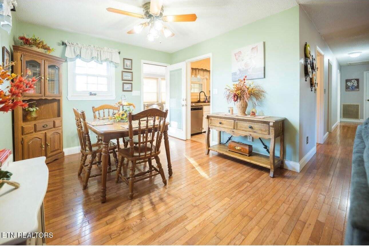 113 Lake Hills Drive Drive, Oak Ridge, TN 37830