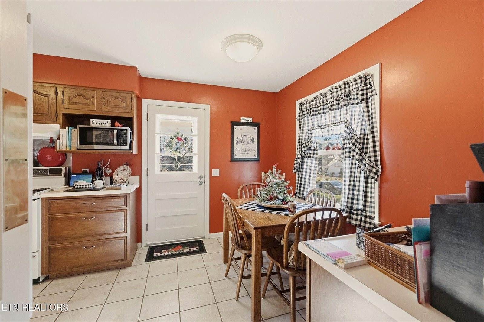 400 Eagle Bend Lane, Clinton, TN 37716