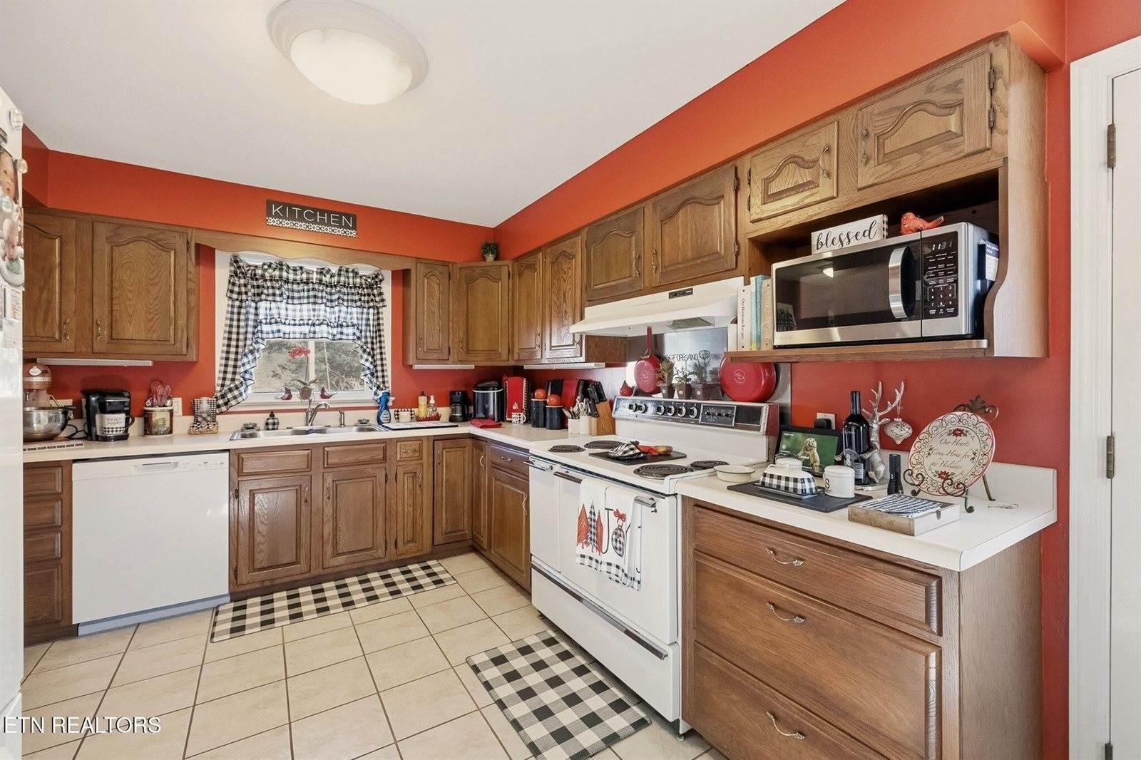 400 Eagle Bend Lane, Clinton, TN 37716