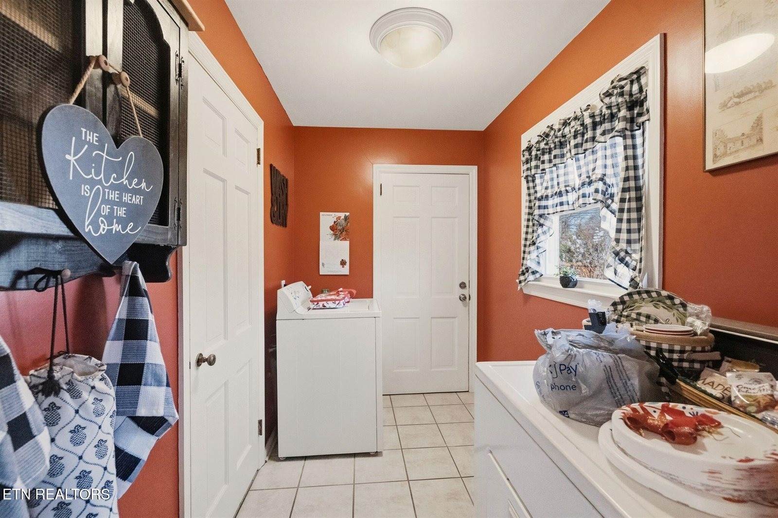 400 Eagle Bend Lane, Clinton, TN 37716