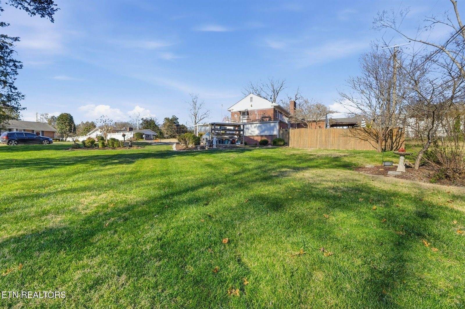 400 Eagle Bend Lane, Clinton, TN 37716