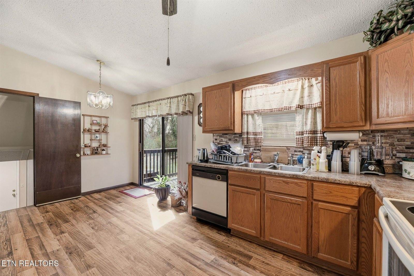 5613 Montina Rd, Knoxville, TN 37912