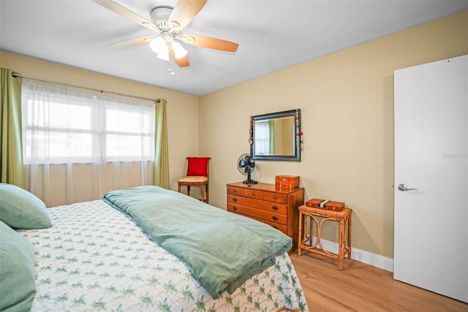 242 Sky Loch Drive East, Dunedin, FL 34698