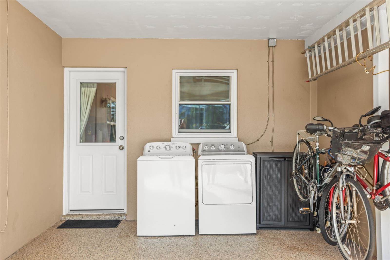 242 Sky Loch Drive East, Dunedin, FL 34698