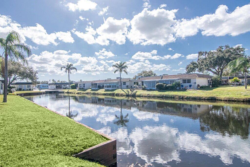 242 Sky Loch Drive East, Dunedin, FL 34698