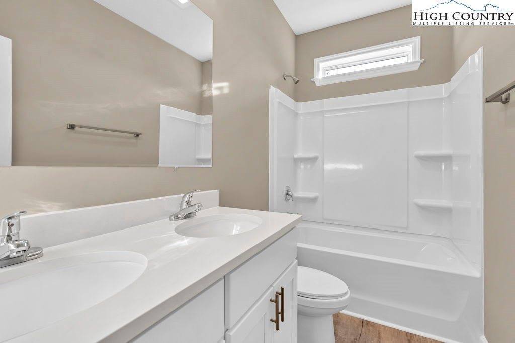 308 Fieldstone Way, Fleetwood, NC 28626