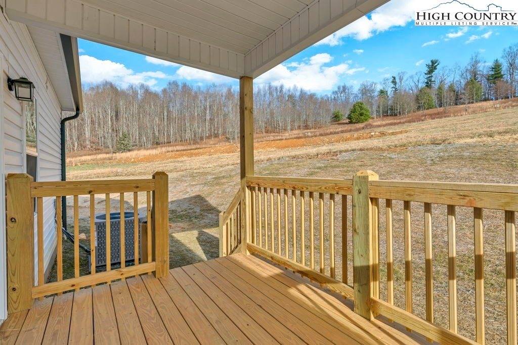 308 Fieldstone Way, Fleetwood, NC 28626