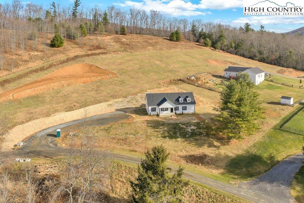 308 Fieldstone Way, Fleetwood, NC 28626