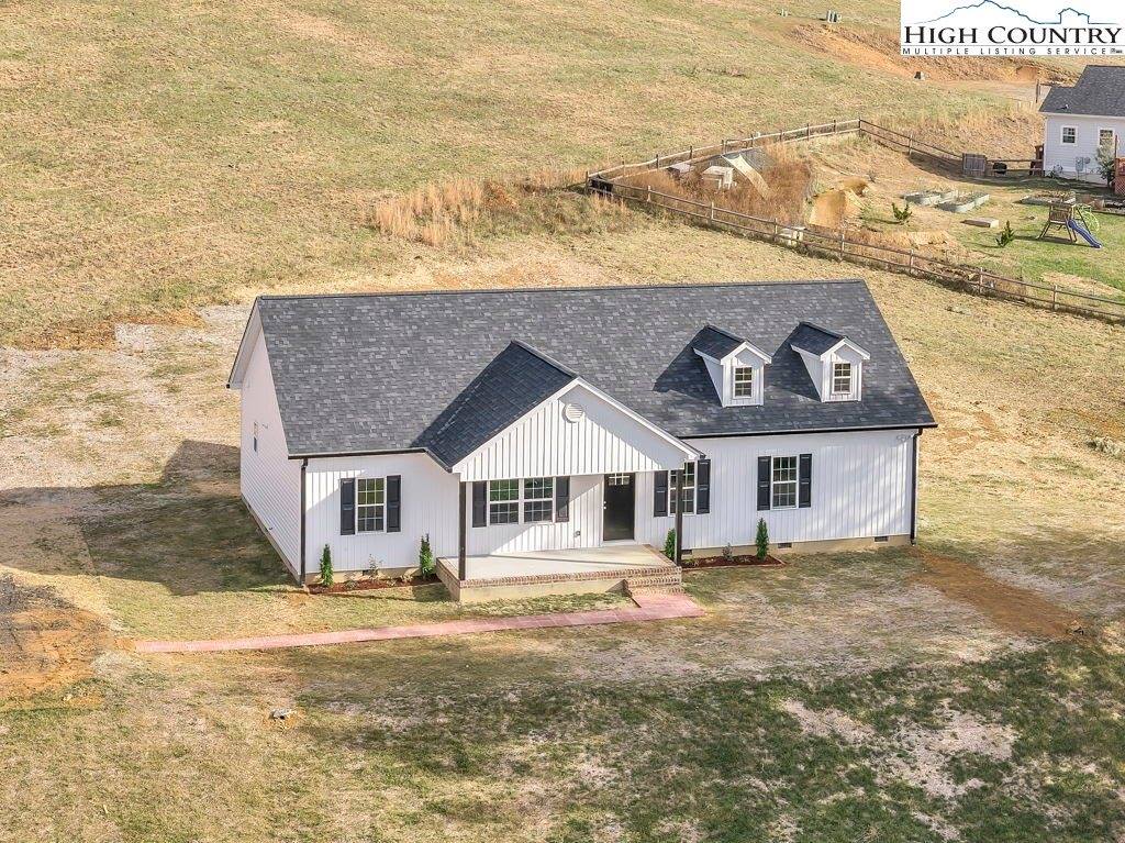 308 Fieldstone Way, Fleetwood, NC 28626