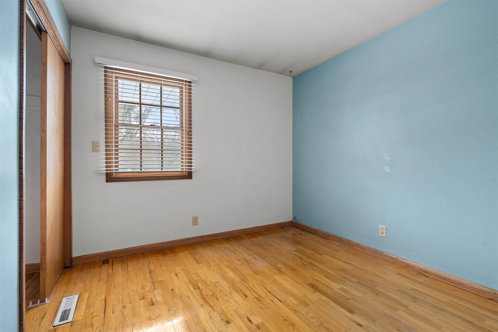 205 Wahwahtaysee Way, Battle Creek, MI 49015