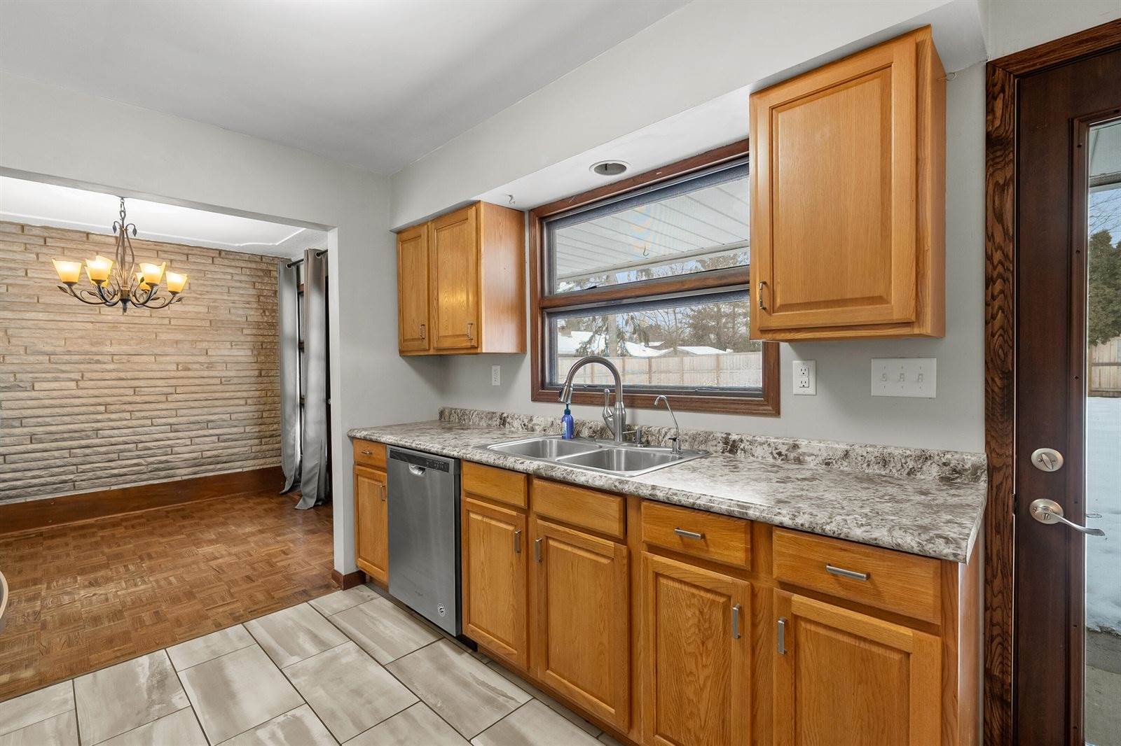 205 Wahwahtaysee Way, Battle Creek, MI 49015