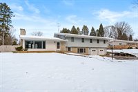 205 Wahwahtaysee Way, Battle Creek, MI 49015