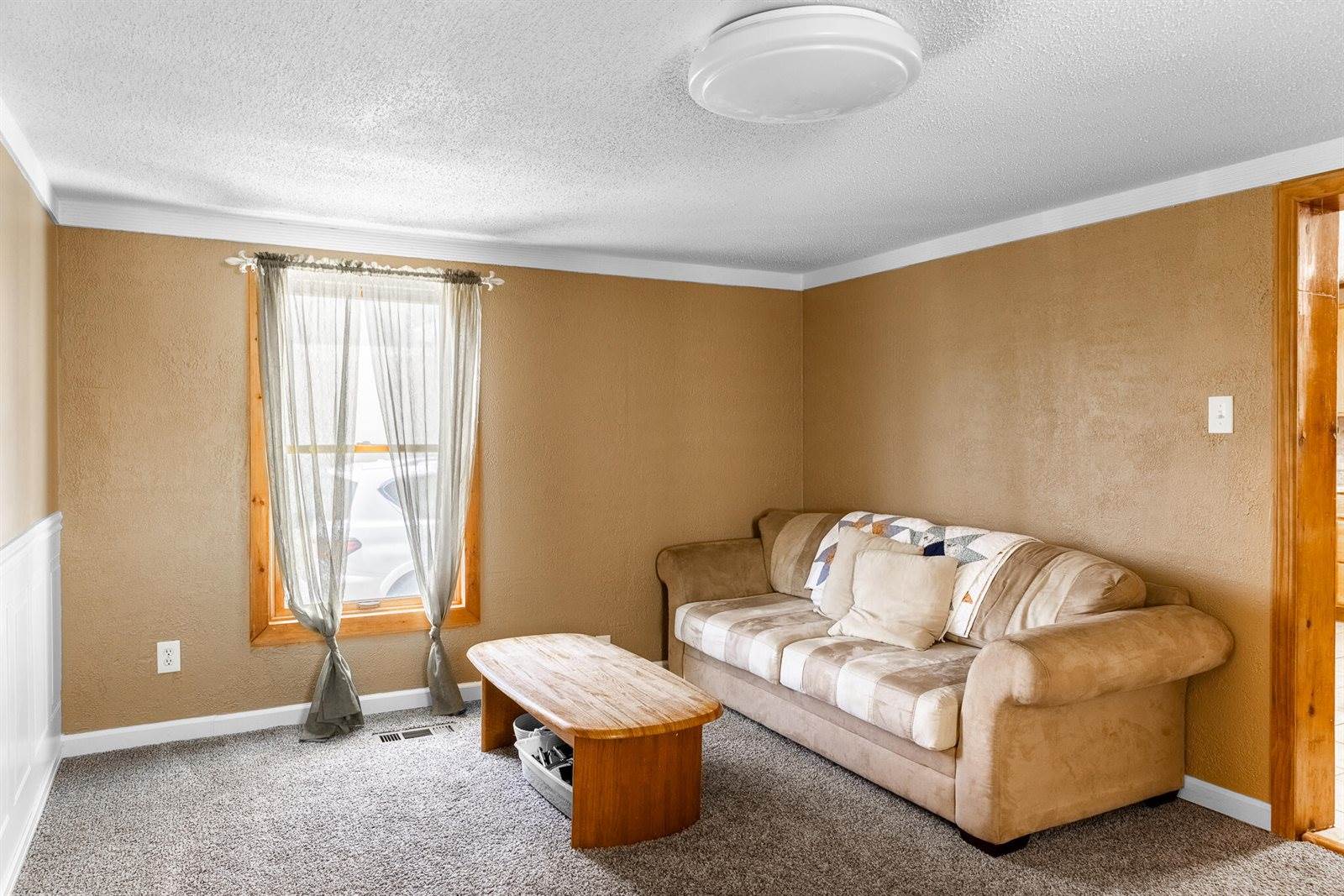 103 Margin Street, Orono, ME 04473