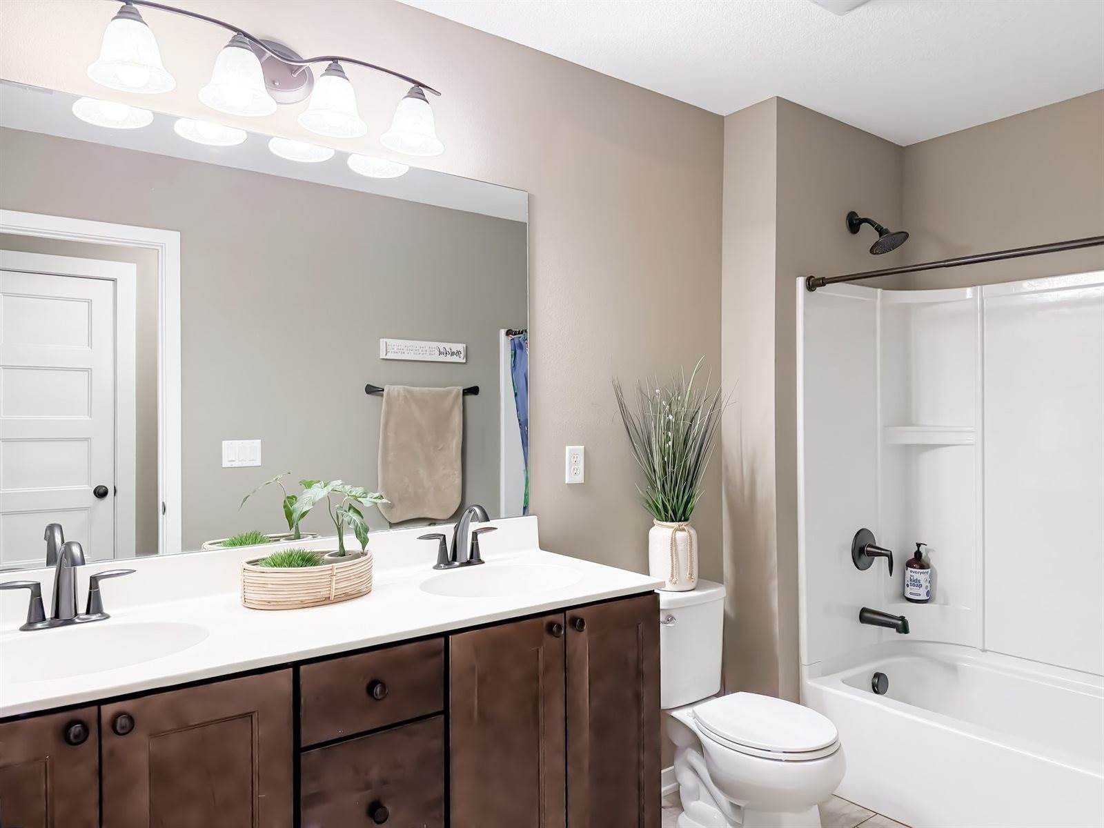 9253 Primo Lane, West Des Moines, IA 50266