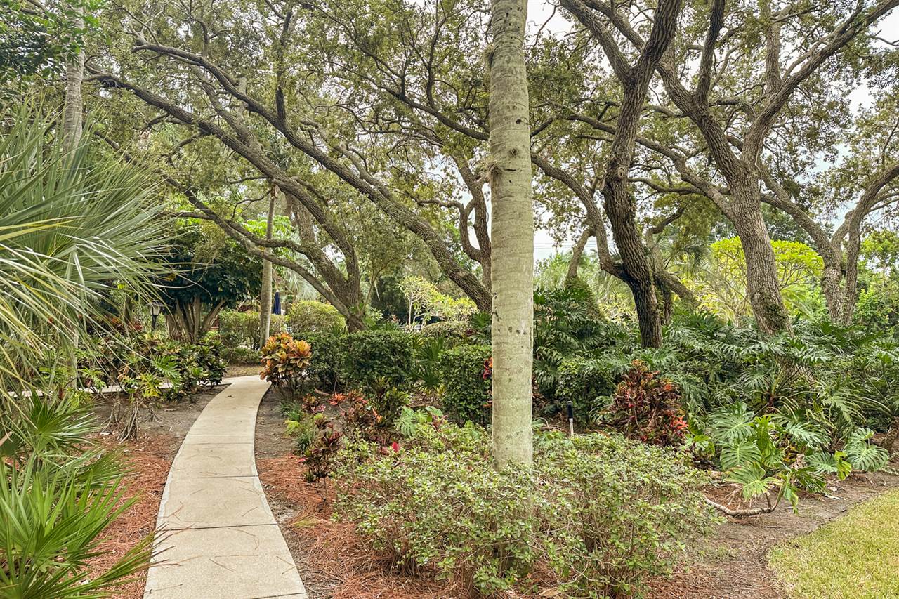 220 Pineneedle, Bradenton, FL 34210