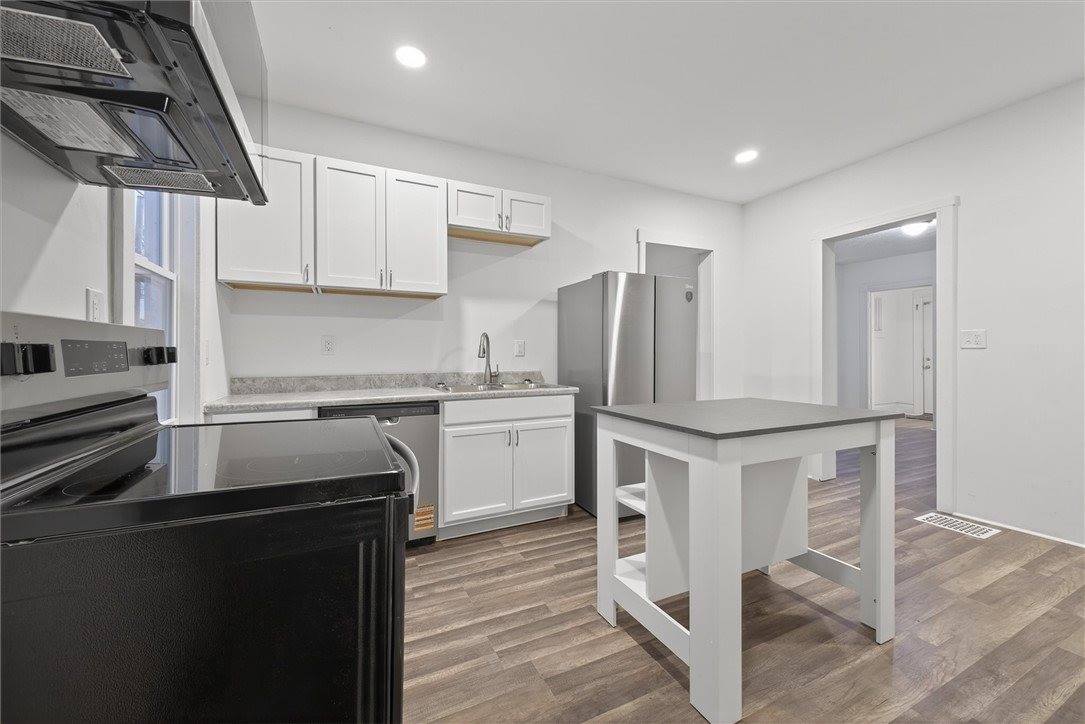 24 Bloomfield Place, Rochester, NY 14620