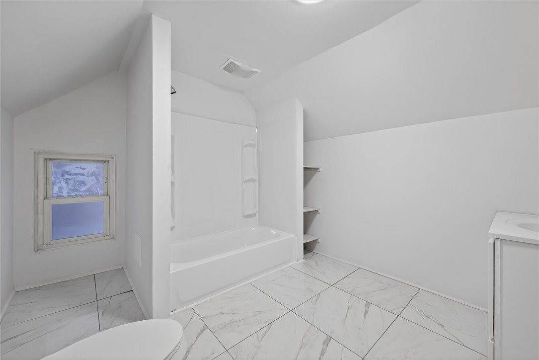 24 Bloomfield Place, Rochester, NY 14620