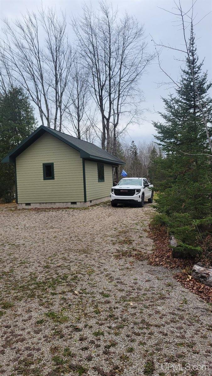 16947 US-2 Highway, Cooks, MI 49817