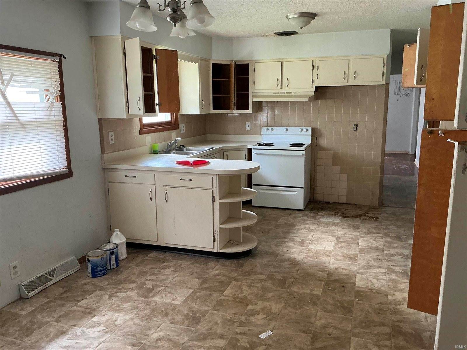 2500 N Oakwood Avenue, Muncie, IN 47304