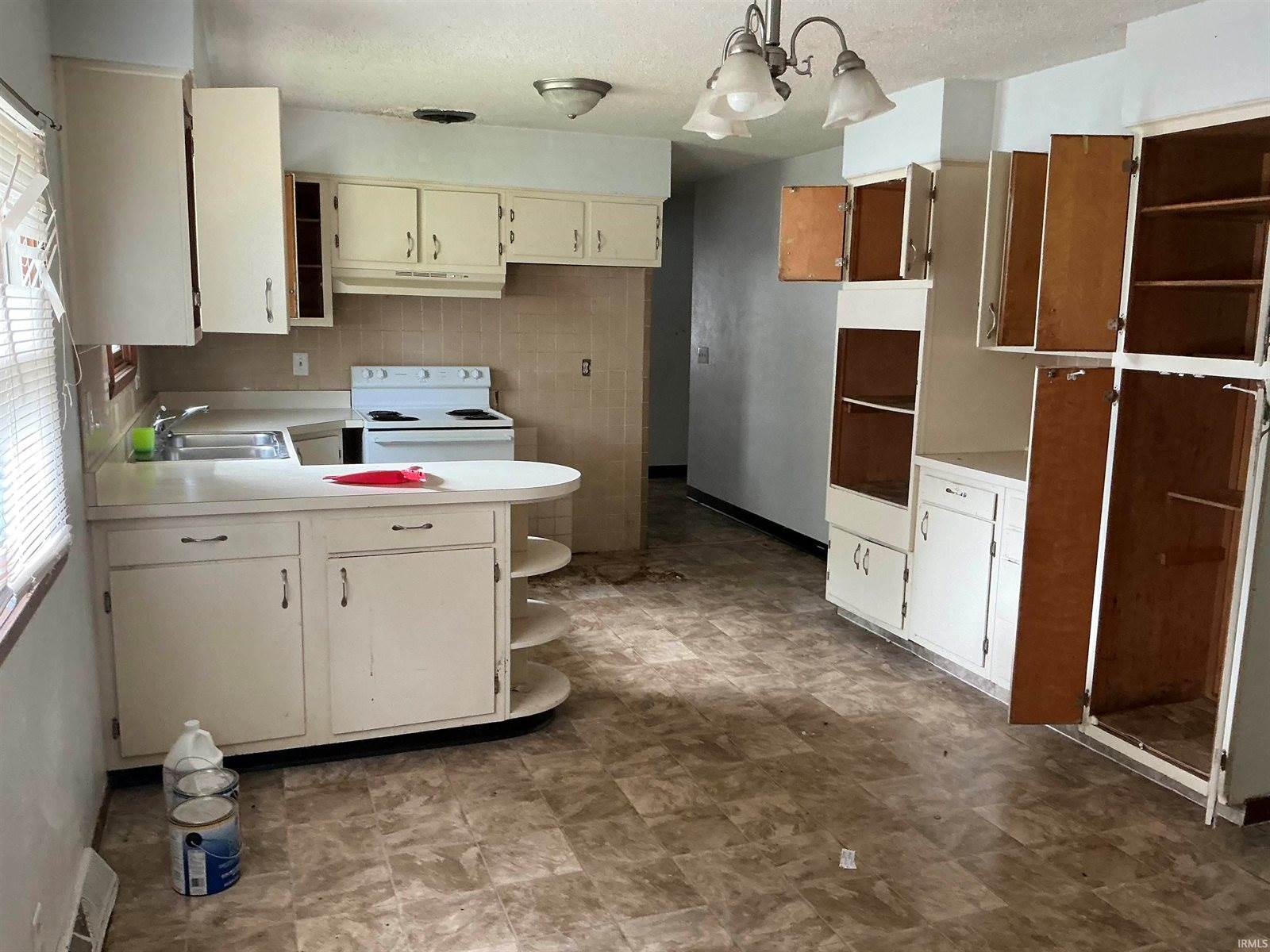 2500 N Oakwood Avenue, Muncie, IN 47304