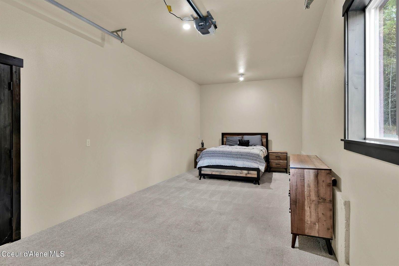 42 Seneacquoteen Dr, Priest River, ID 83856