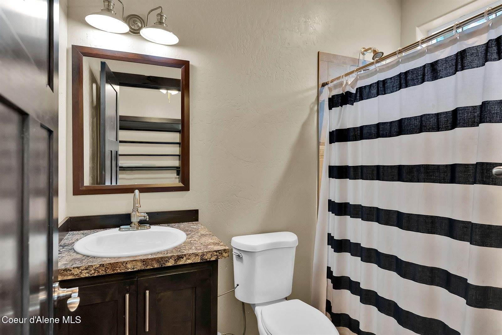 42 Seneacquoteen Dr, Priest River, ID 83856