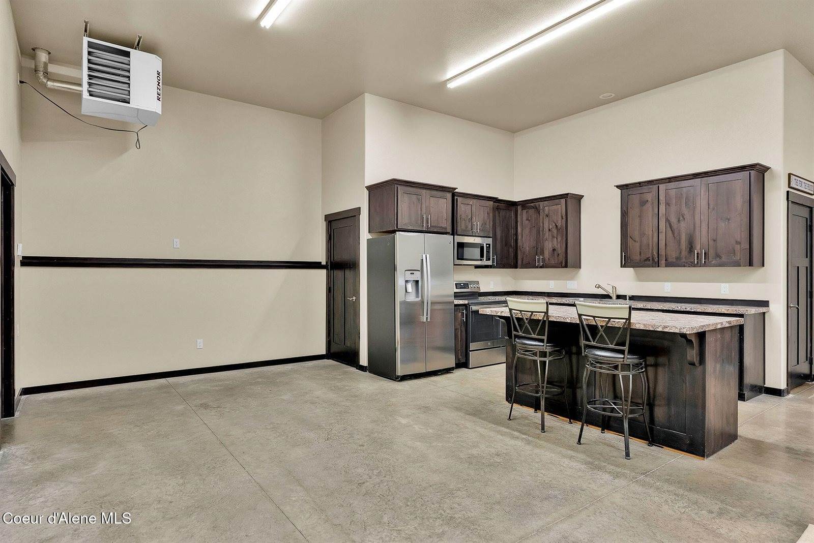 42 Seneacquoteen Dr, Priest River, ID 83856