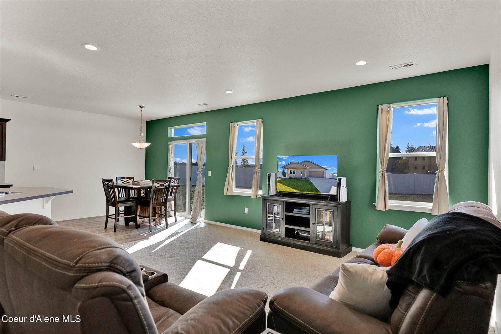 16167 North Hadley Loop, Rathdrum, ID 83858