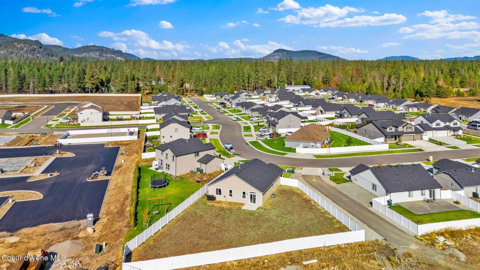 16167 North Hadley Loop, Rathdrum, ID 83858