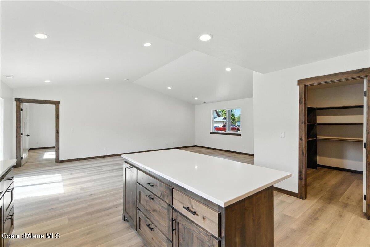 382 Solar Rd, Oldtown, ID 83822