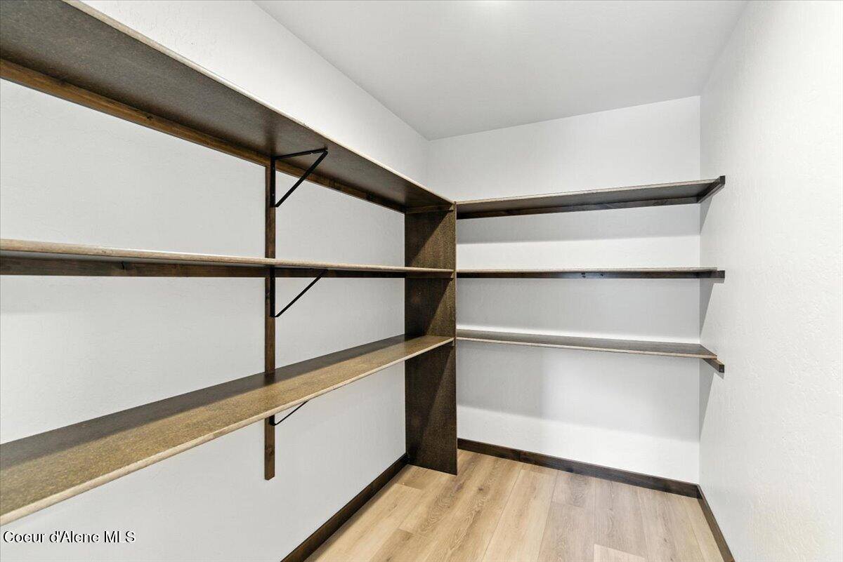 382 Solar Rd, Oldtown, ID 83822