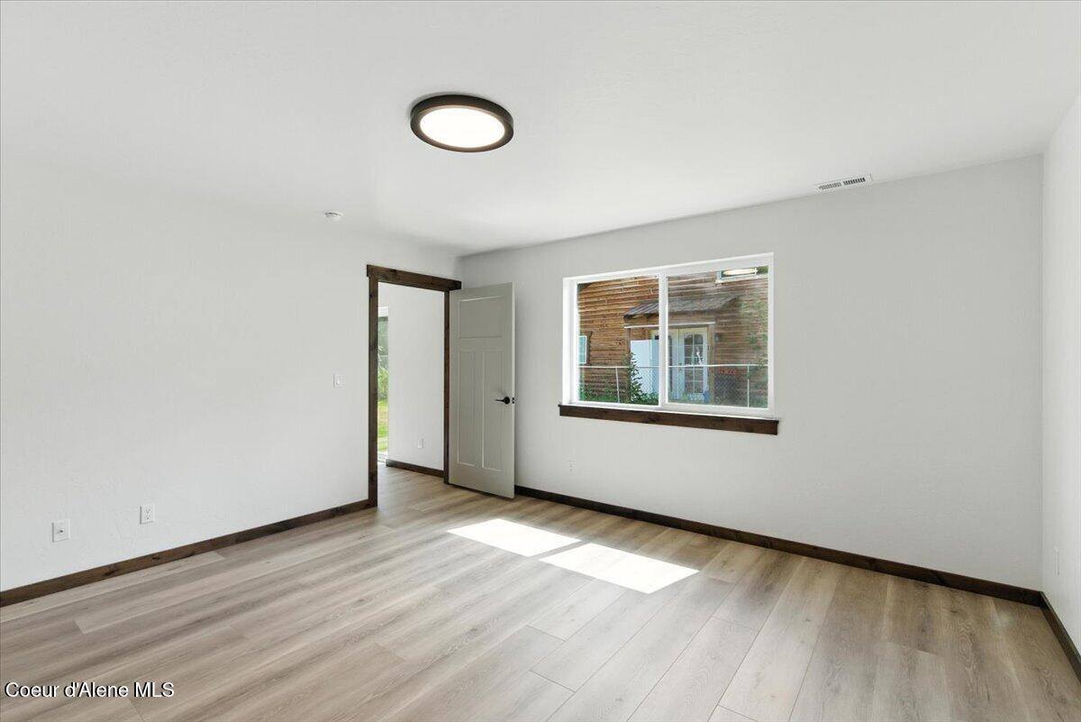 382 Solar Rd, Oldtown, ID 83822