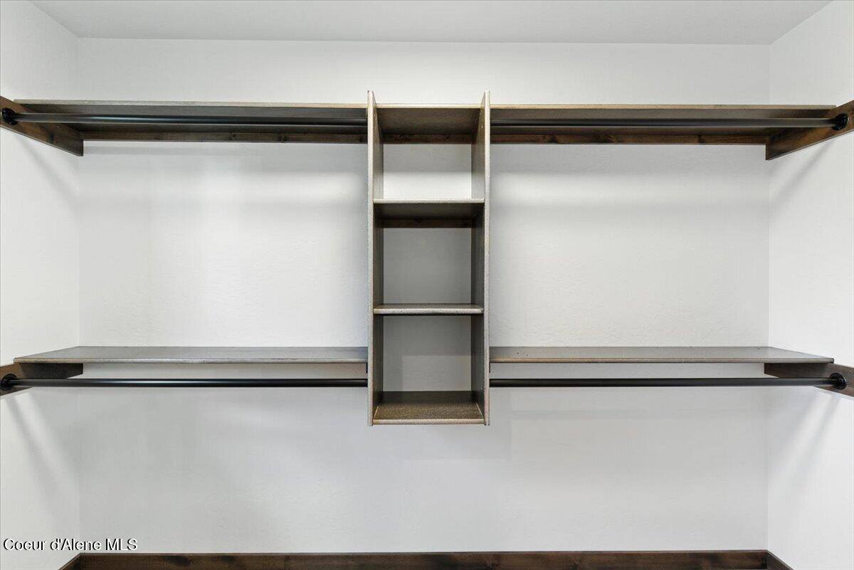 382 Solar Rd, Oldtown, ID 83822