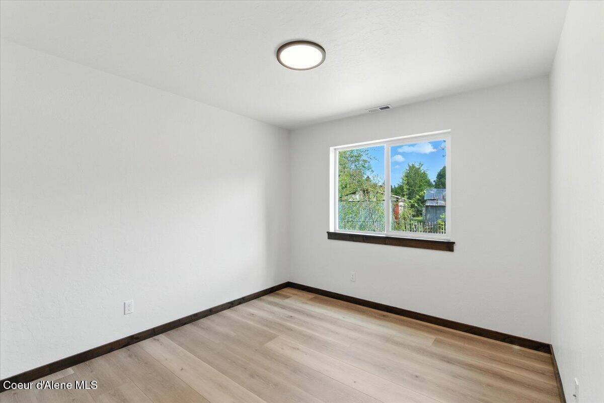 382 Solar Rd, Oldtown, ID 83822