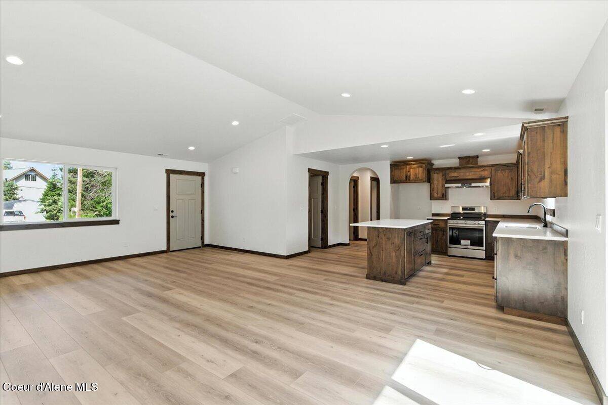 382 Solar Rd, Oldtown, ID 83822