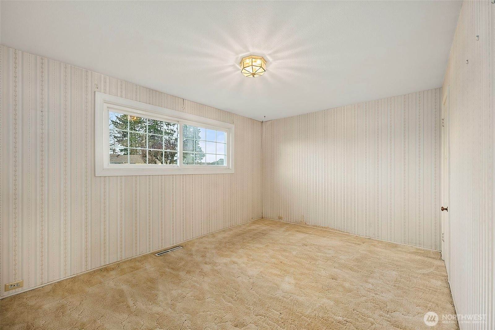 8114 Fairway Drive SW, Lakewood, WA 98498