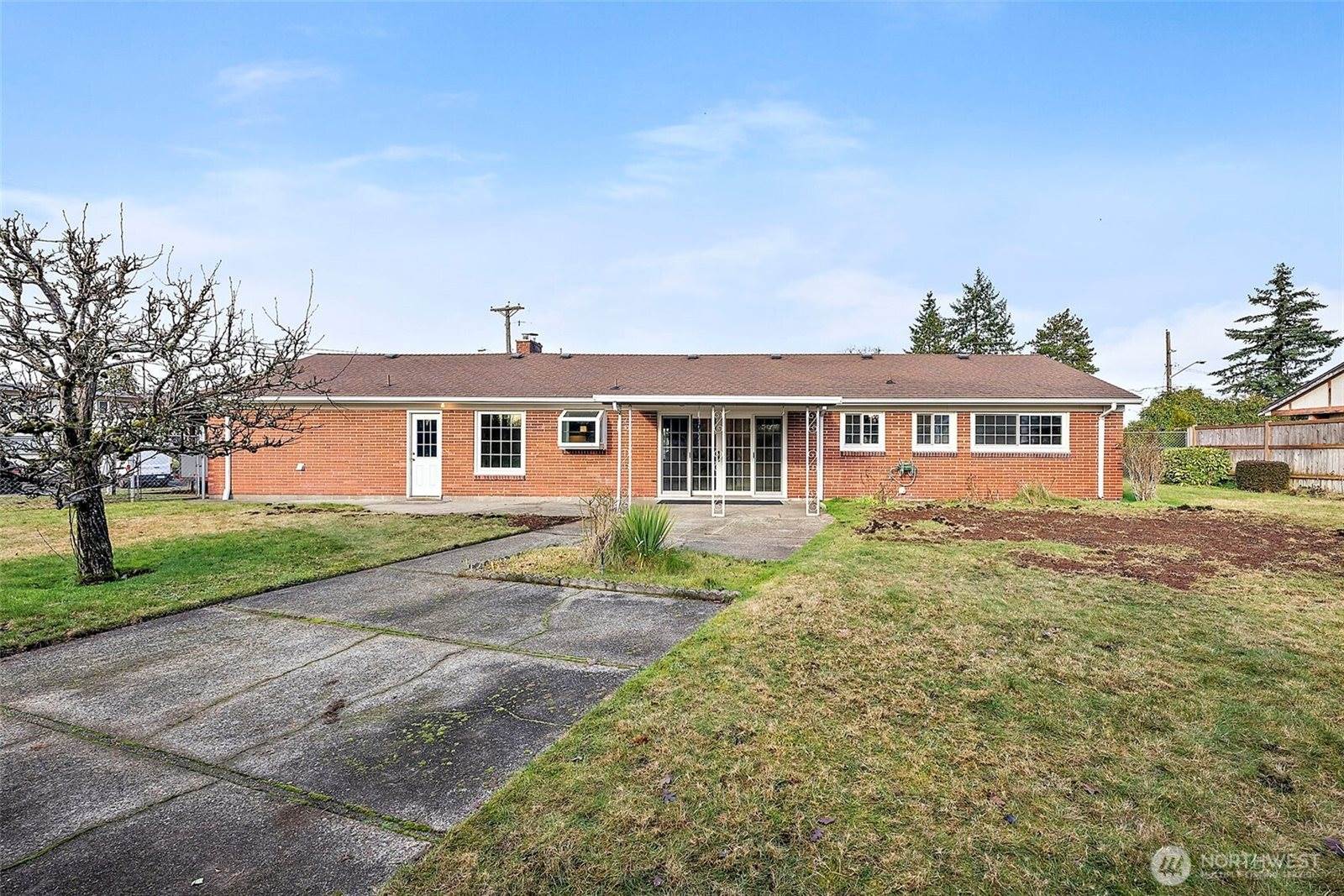 8114 Fairway Drive SW, Lakewood, WA 98498