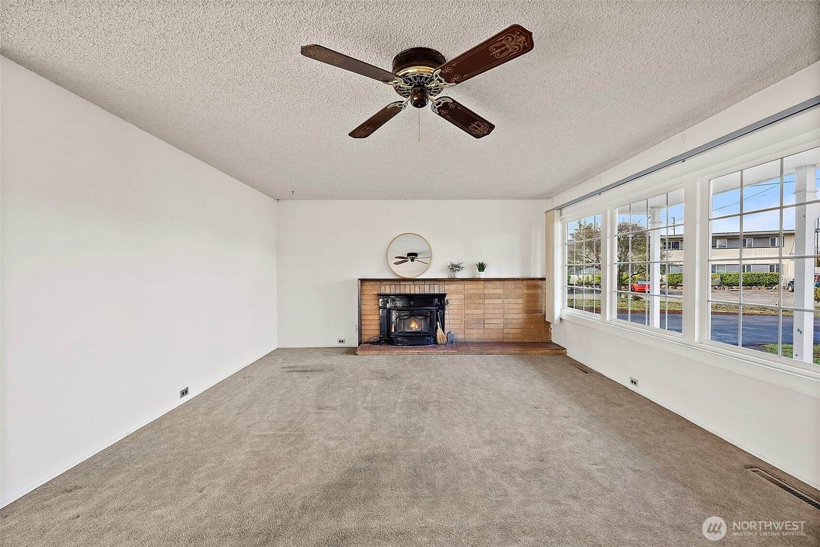 8114 Fairway Drive SW, Lakewood, WA 98498