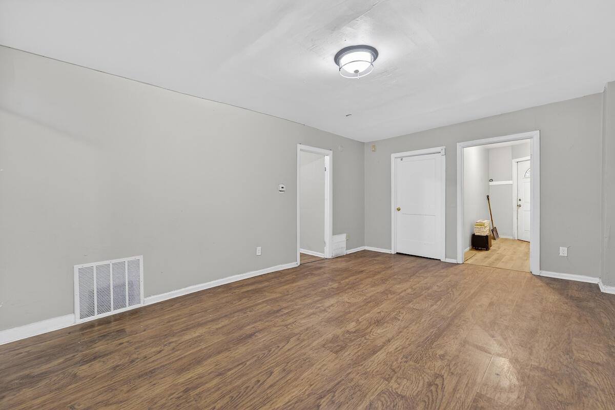 1227 West Juneau Ave, Milwaukee, WI 53233