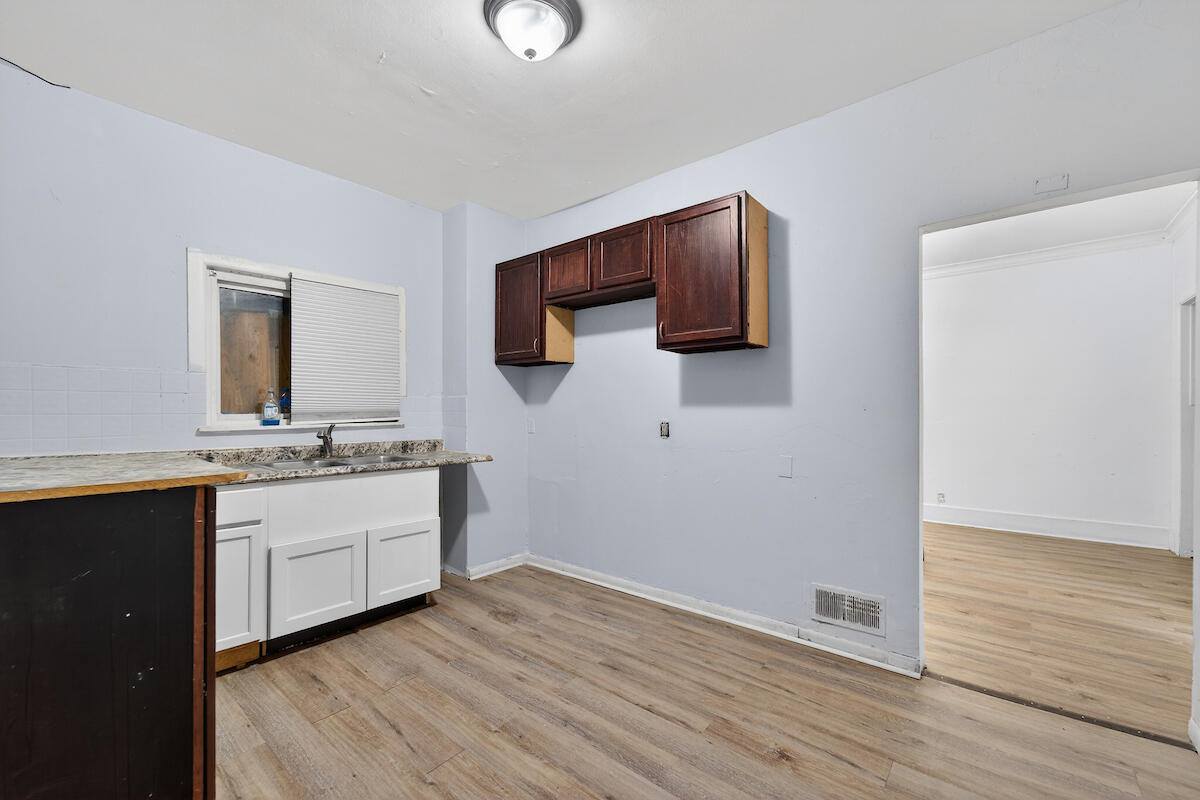 1227 West Juneau Ave, Milwaukee, WI 53233