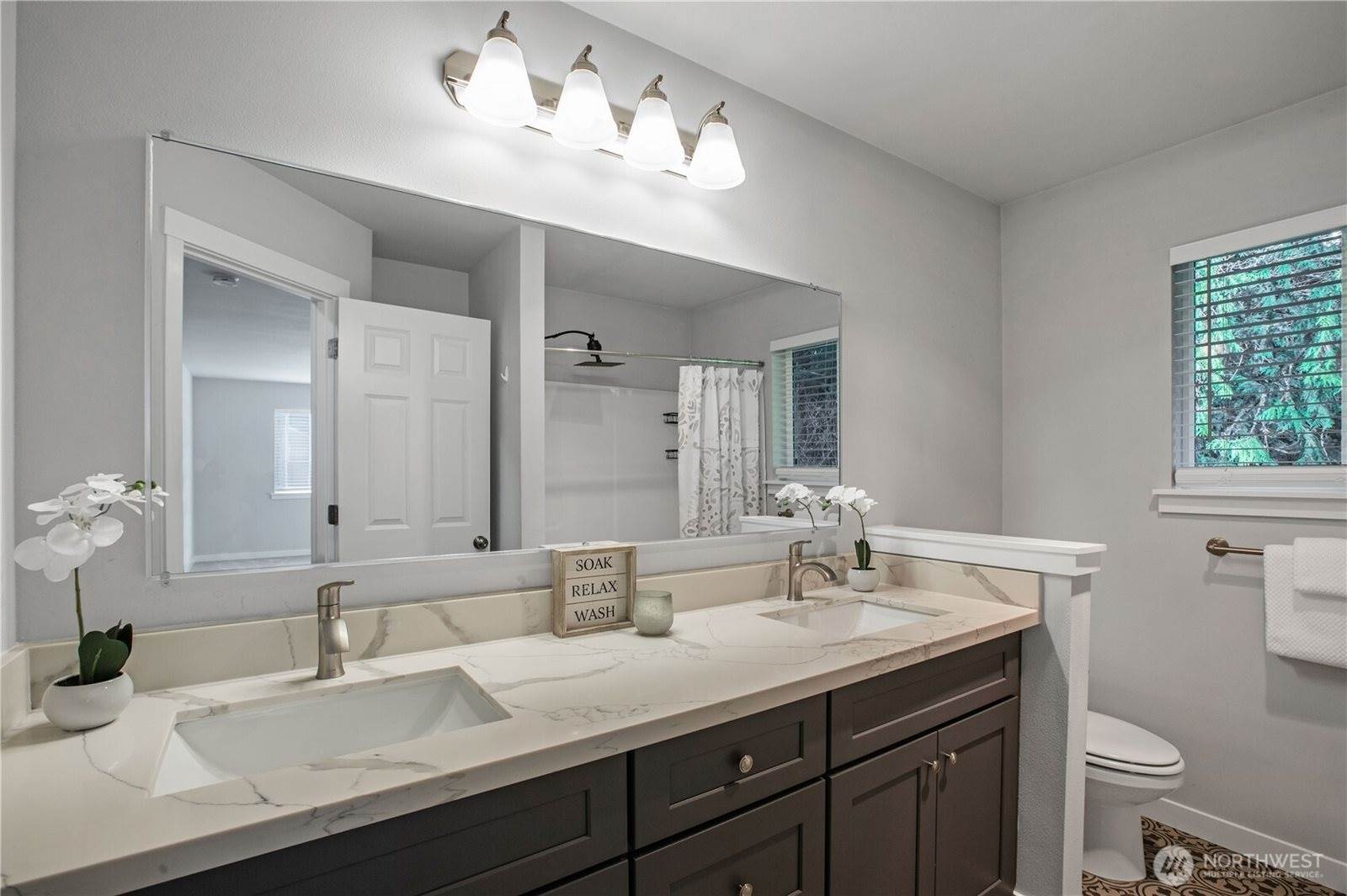 17643 Loop Lane SE, Yelm, WA 98597