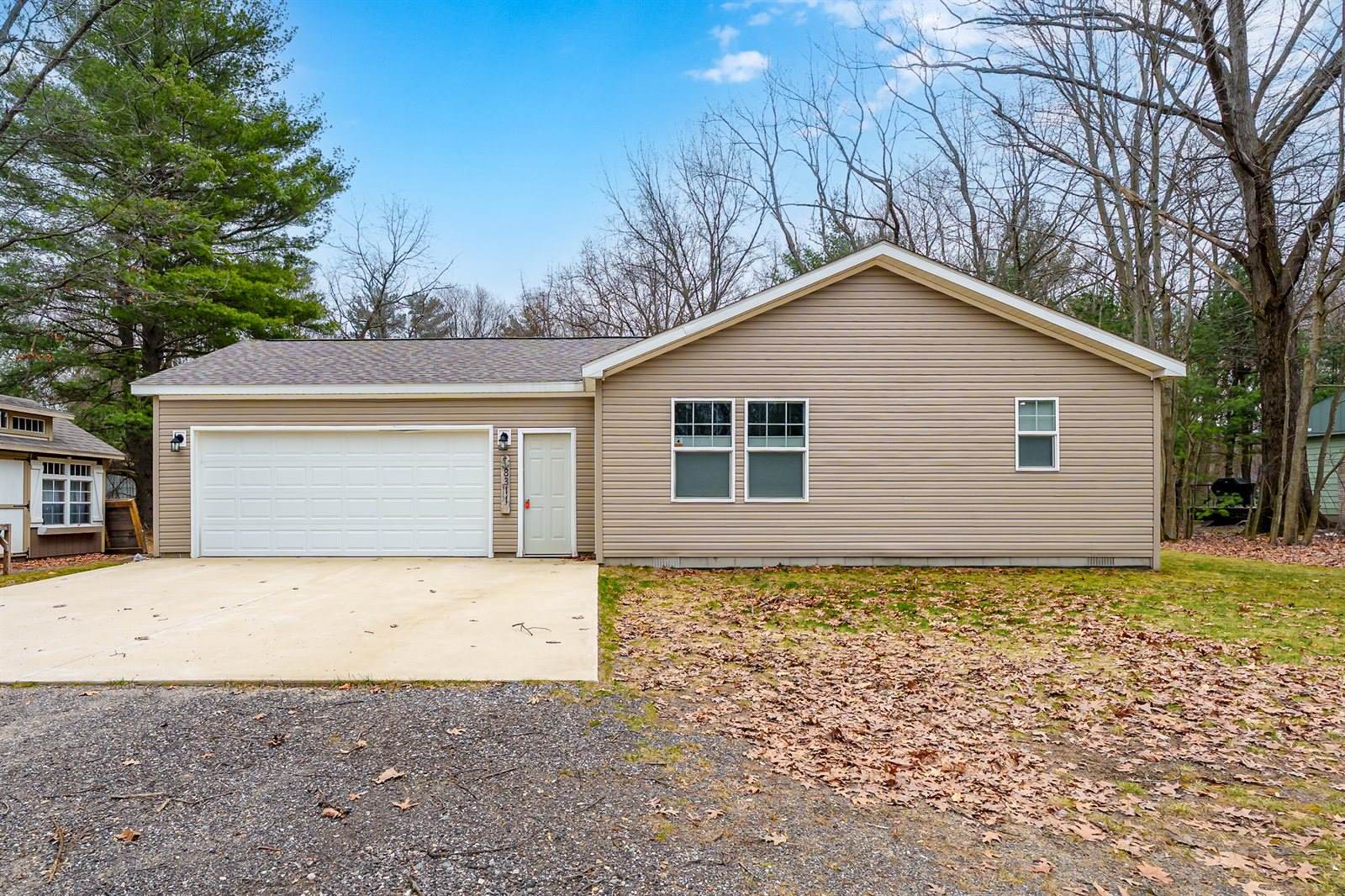 08311 West Shore Drive, Grand Junction, MI 49056