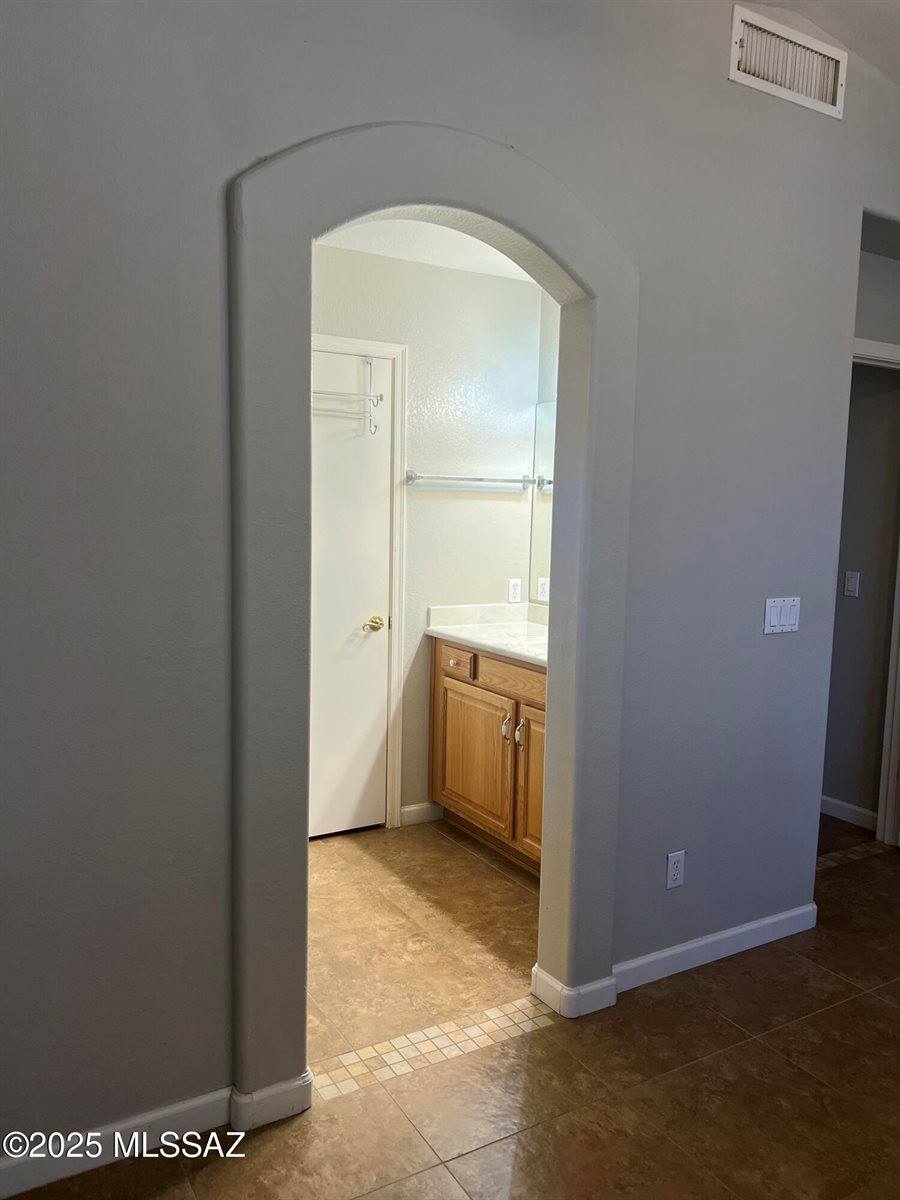 6592 West Wenden Way, Tucson, AZ 85743