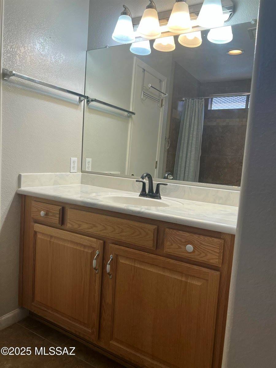 6592 West Wenden Way, Tucson, AZ 85743