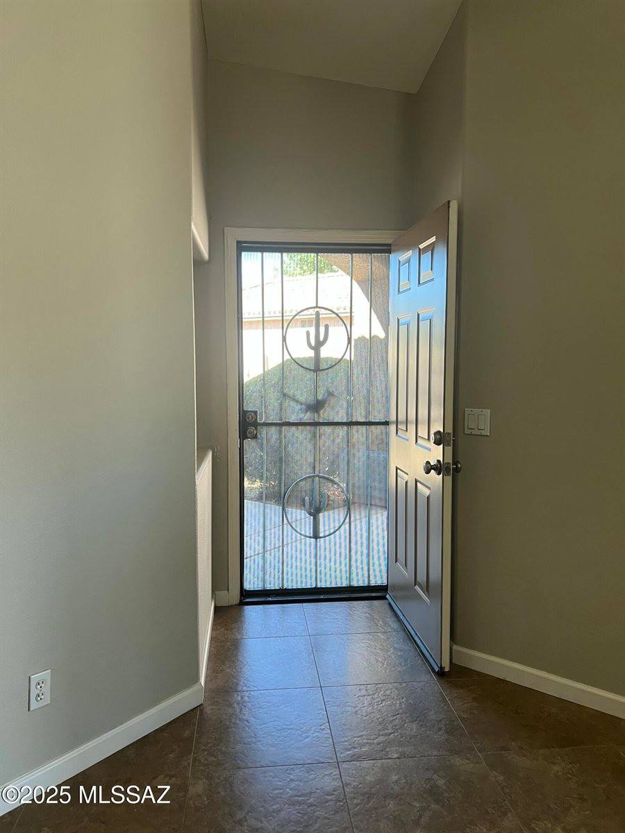 6592 West Wenden Way, Tucson, AZ 85743