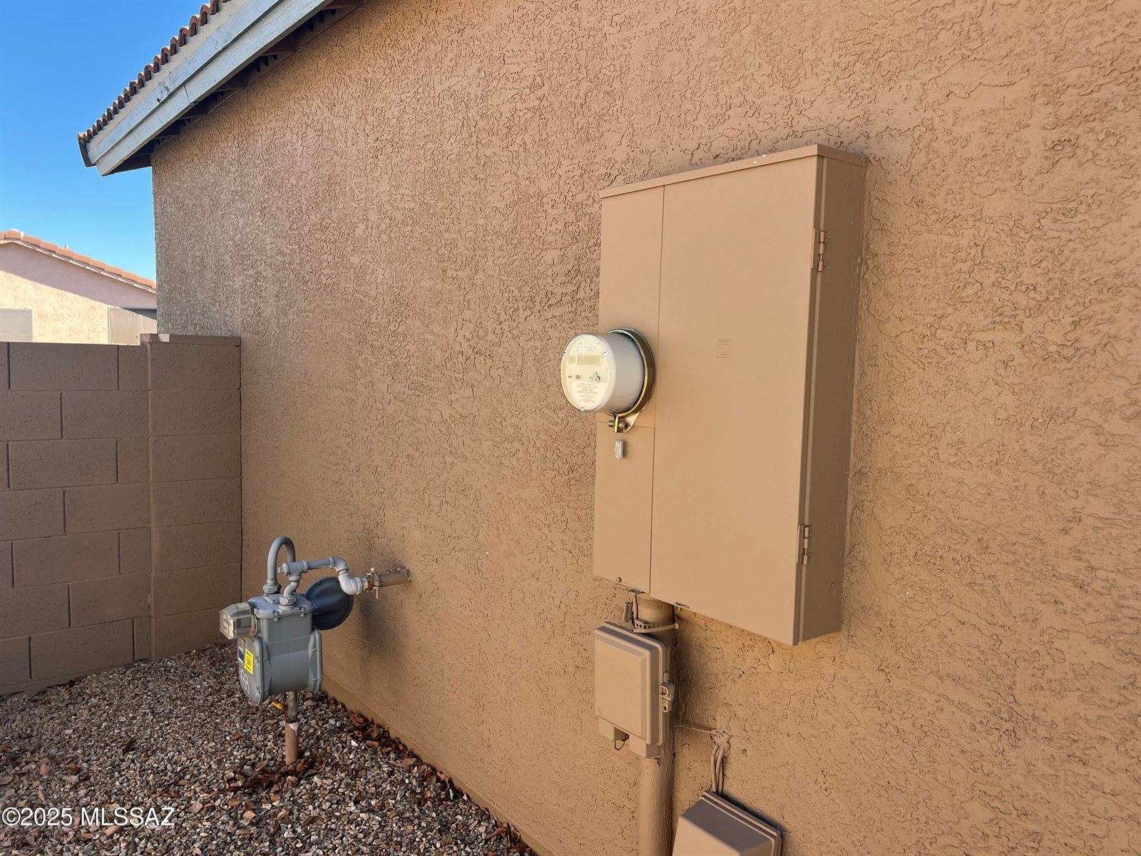 6592 West Wenden Way, Tucson, AZ 85743